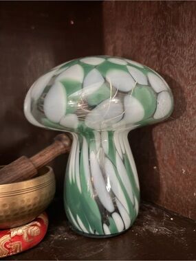 Green/White Glass Mushroom Light